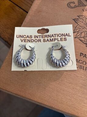 Uncas International Silver Tone Ribbed Hoop Earrings